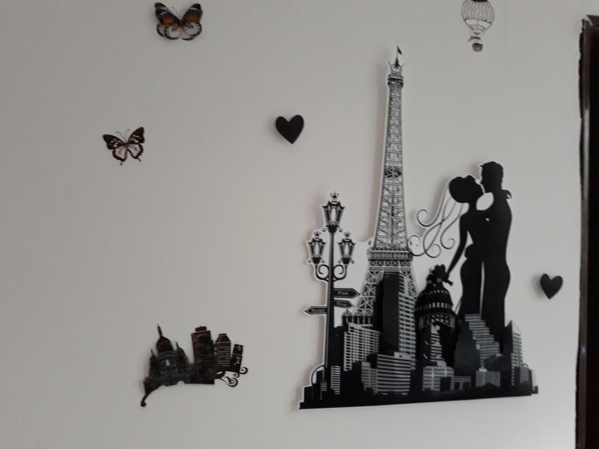 Cozy Central Studio Apartment Bucharest Luaran gambar
